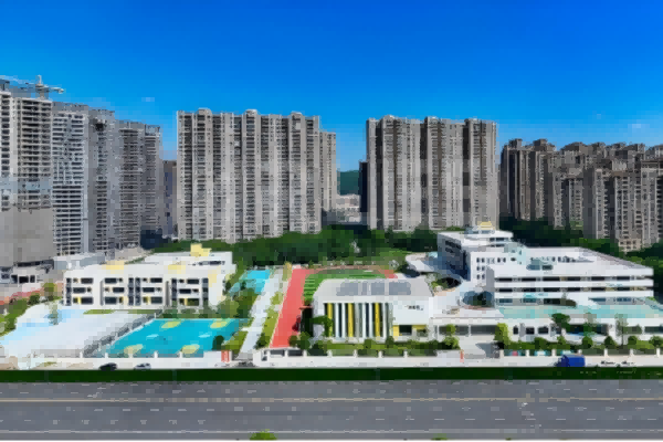난샤 초등학교: 핑거 벽 패널 혁신 사례